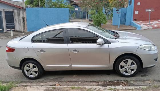 RENAULT FLUENCE 2.0 DYNAMIQUE 16V FLEX 4P AUTOMÁTICO